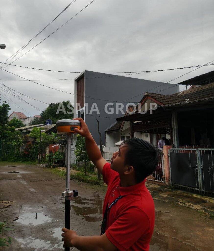 GNSS HI-TARGET V30 PLUS